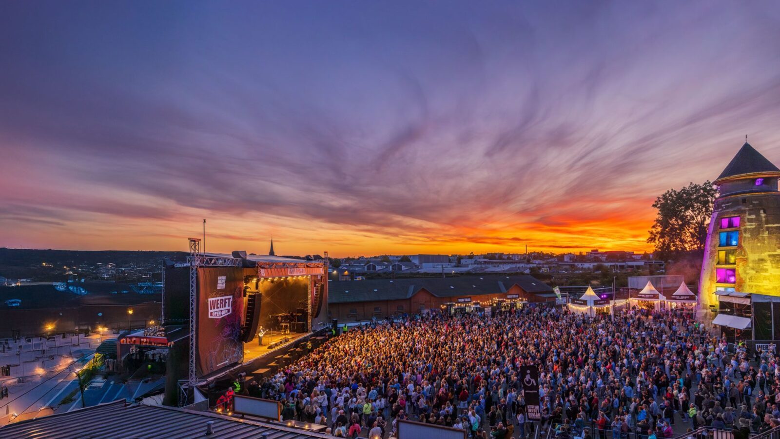Florian-Kuenstler-and-Friends-Werft-Open-Air-www.olli-zimtsterm.comIMG_2219-Enhanced-NR