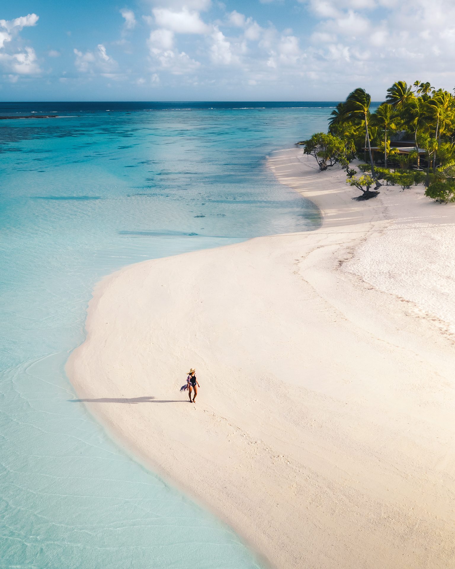 Person auf einsamen Strand