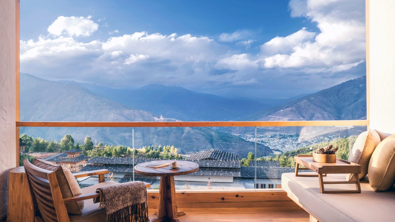 Blick von der Terasse des Six Senses Thimpu