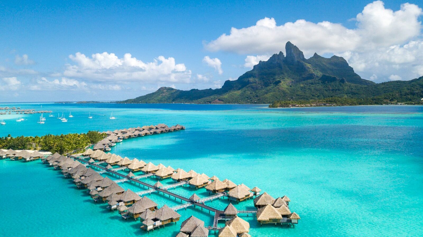 Luftaufnahme Over-Water-Bungalows